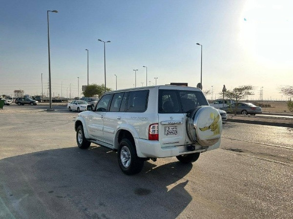 نيسان سفاري