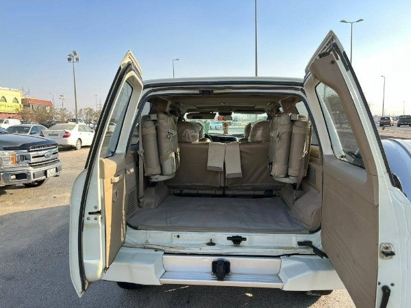 نيسان سفاري